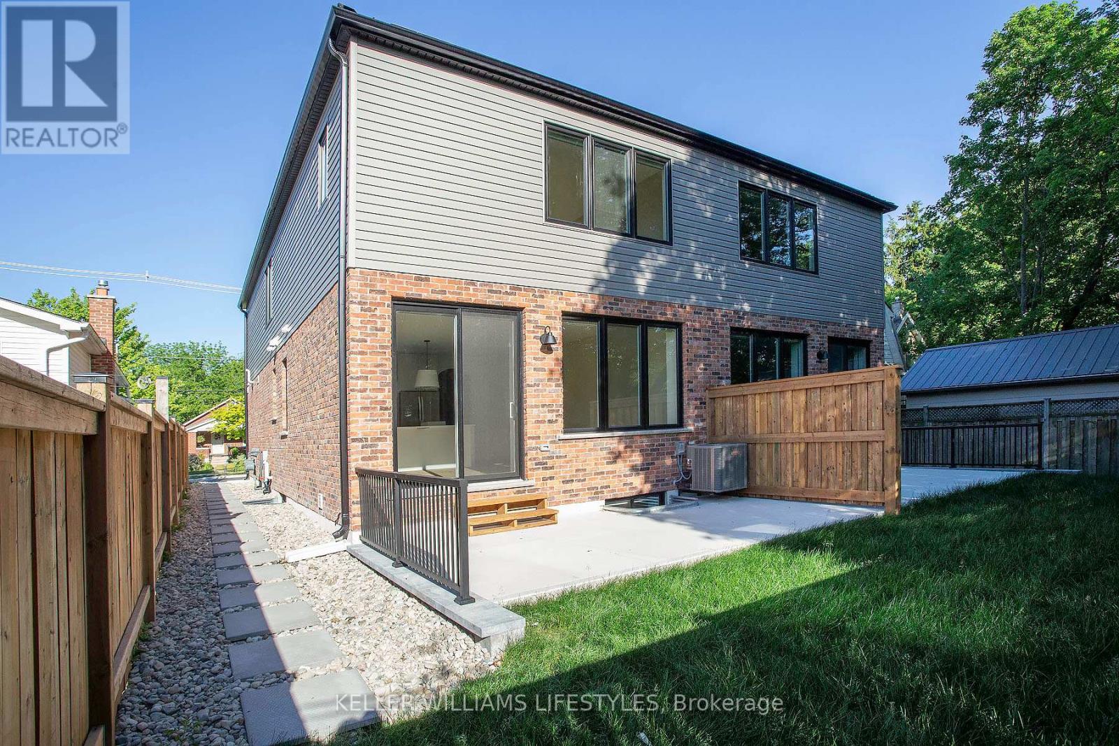 121 CATHCART STREET - 23