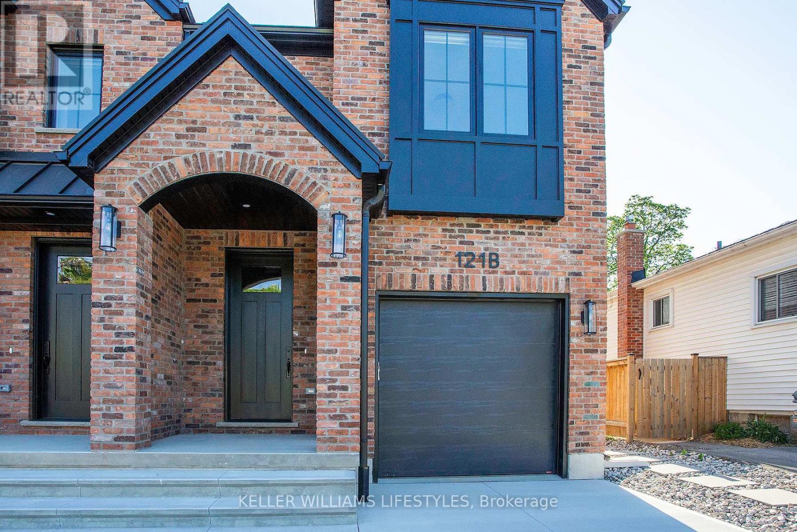 121 CATHCART STREET - 24