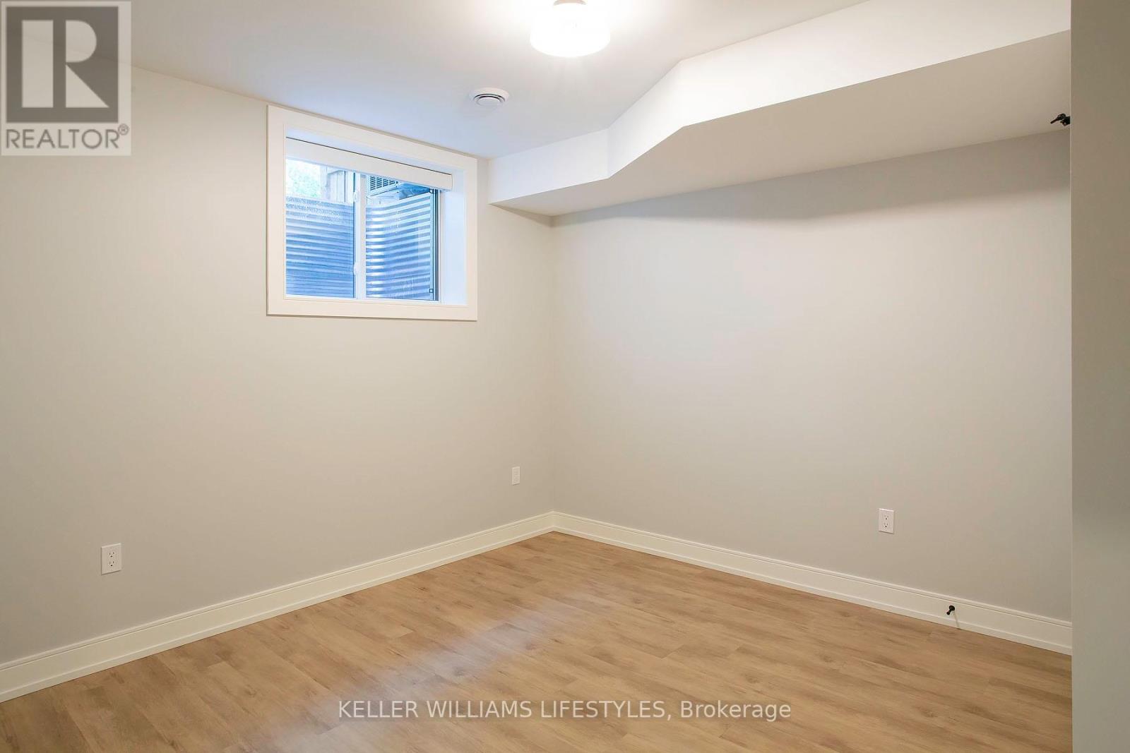 121 CATHCART STREET - 28