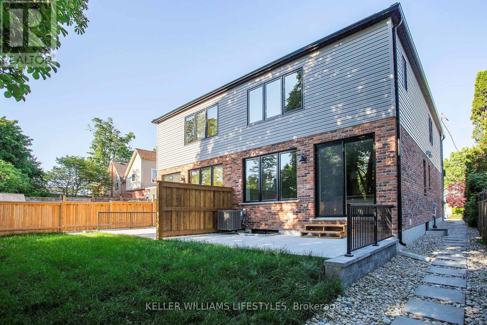 121 CATHCART STREET - 4