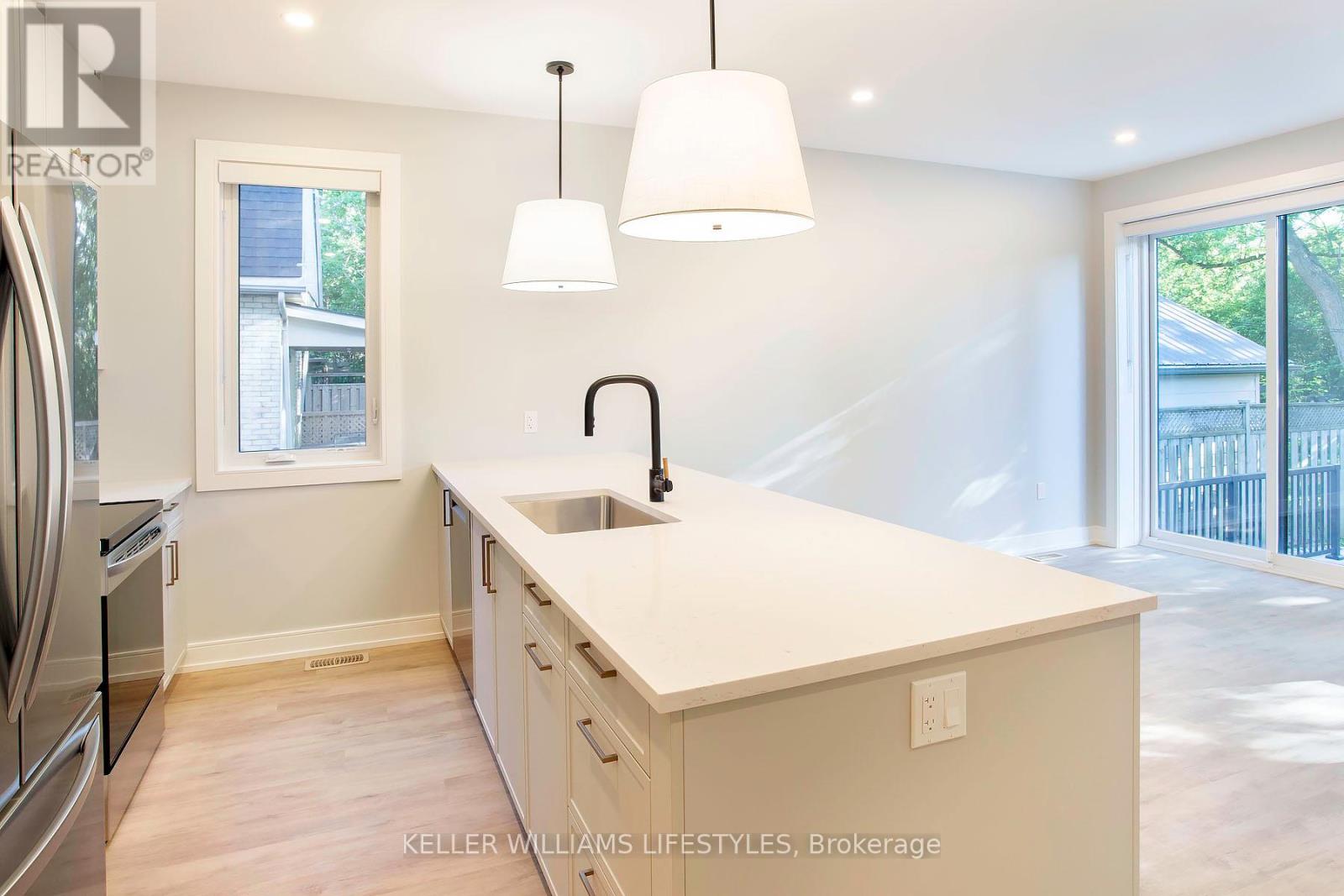 121 CATHCART STREET - 8