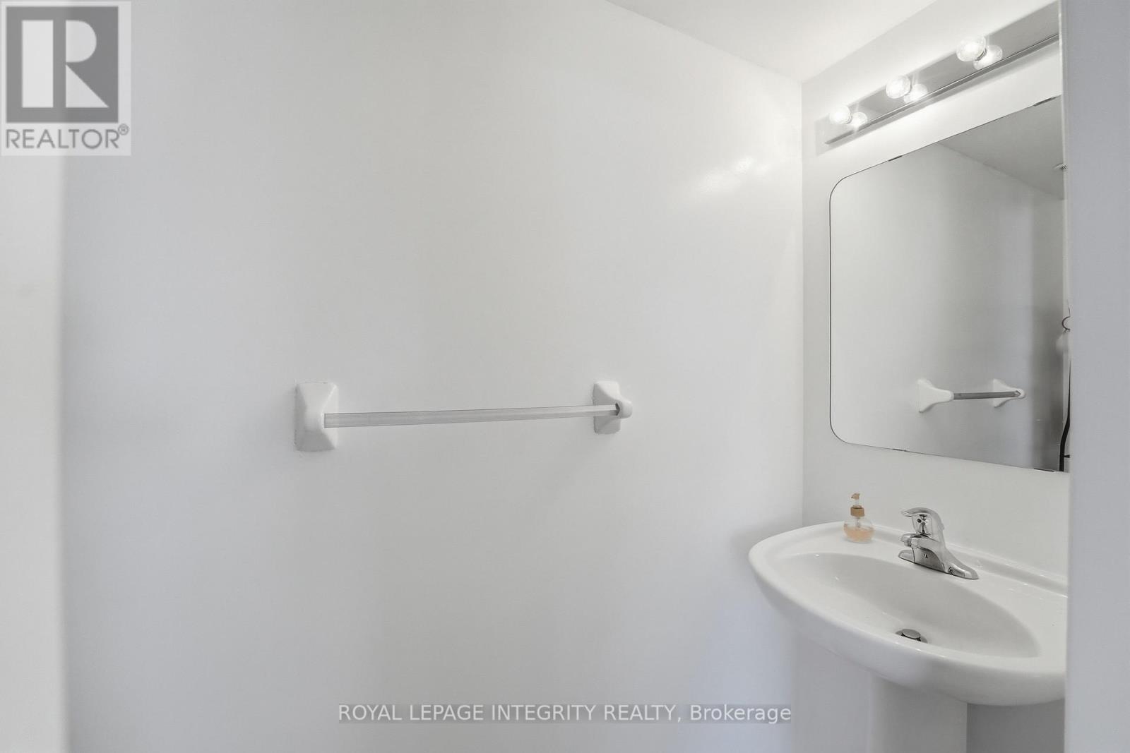 127 STONEY POND COURT — photo 13 of 28