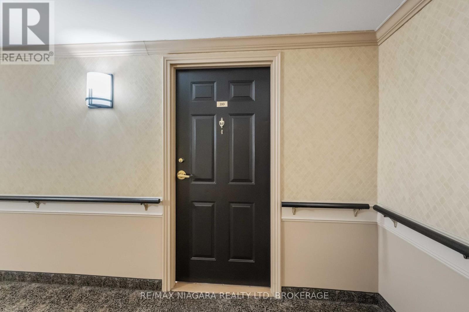 #210 3420 FREDERICK AVENUE - 4