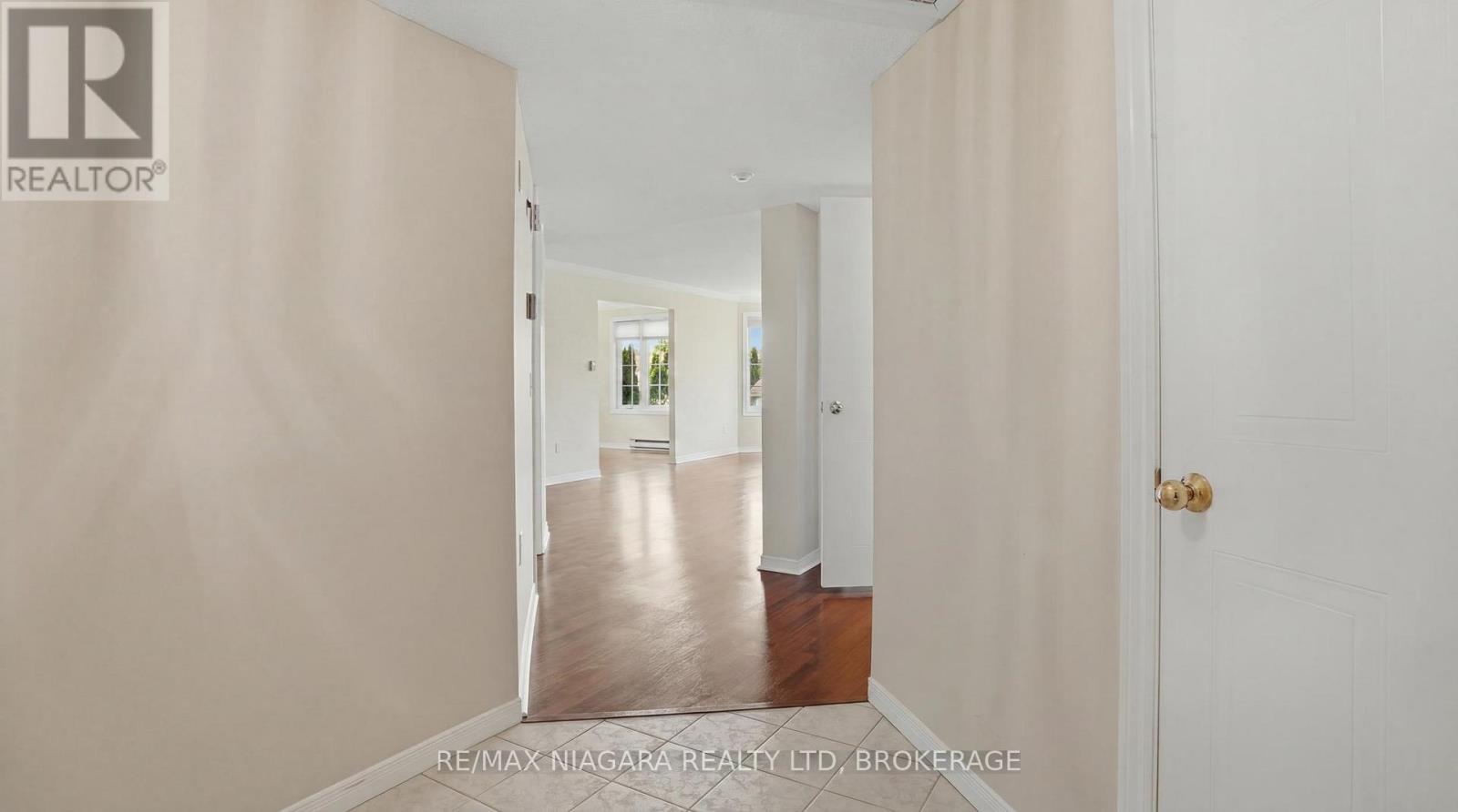 #210 3420 FREDERICK AVENUE - 6