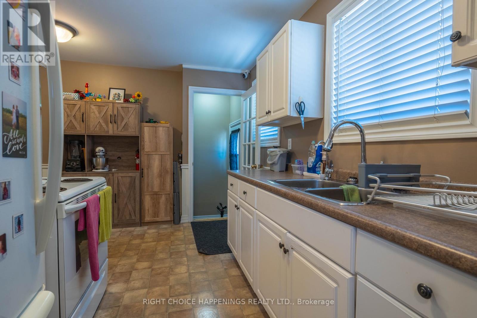 10 NEWLEAF CRESCENT - 6