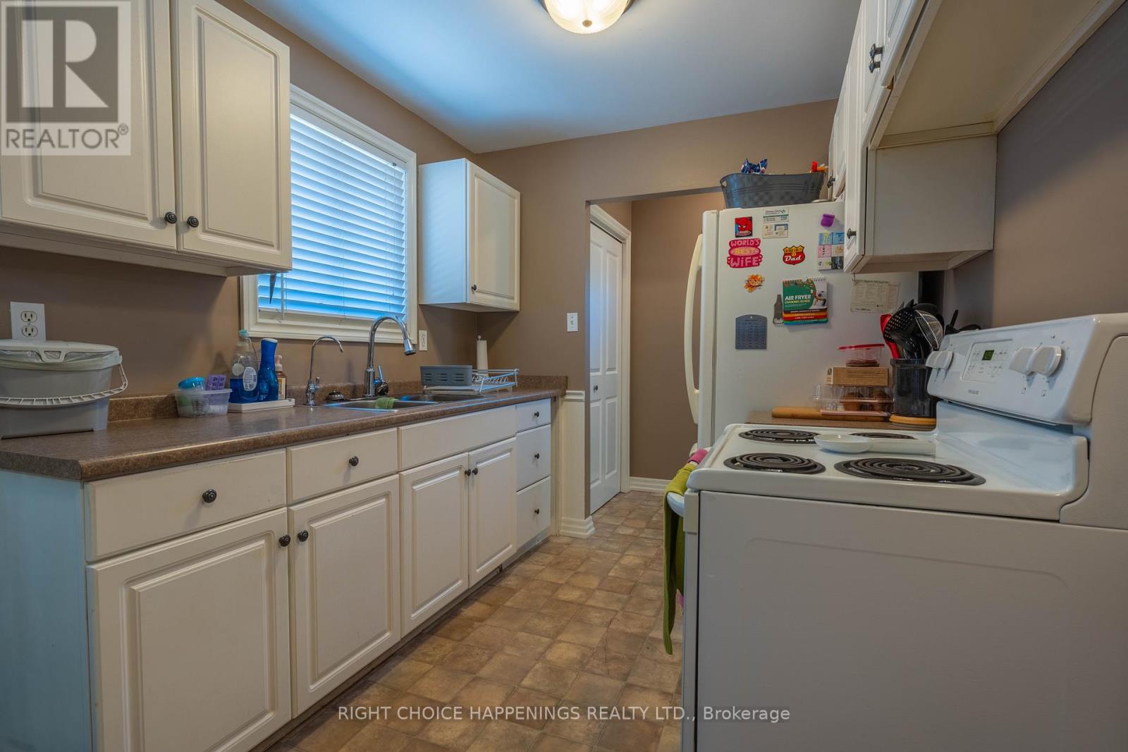 10 NEWLEAF CRESCENT - 7