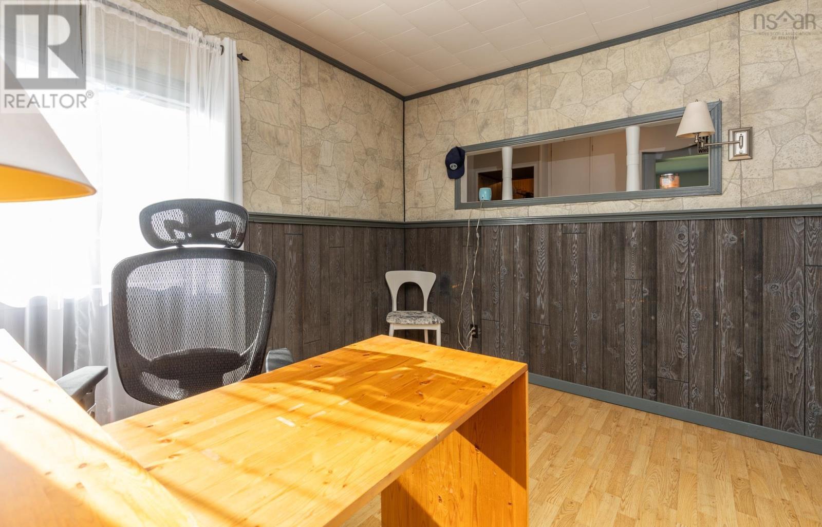 2484 Highway 1 - 20