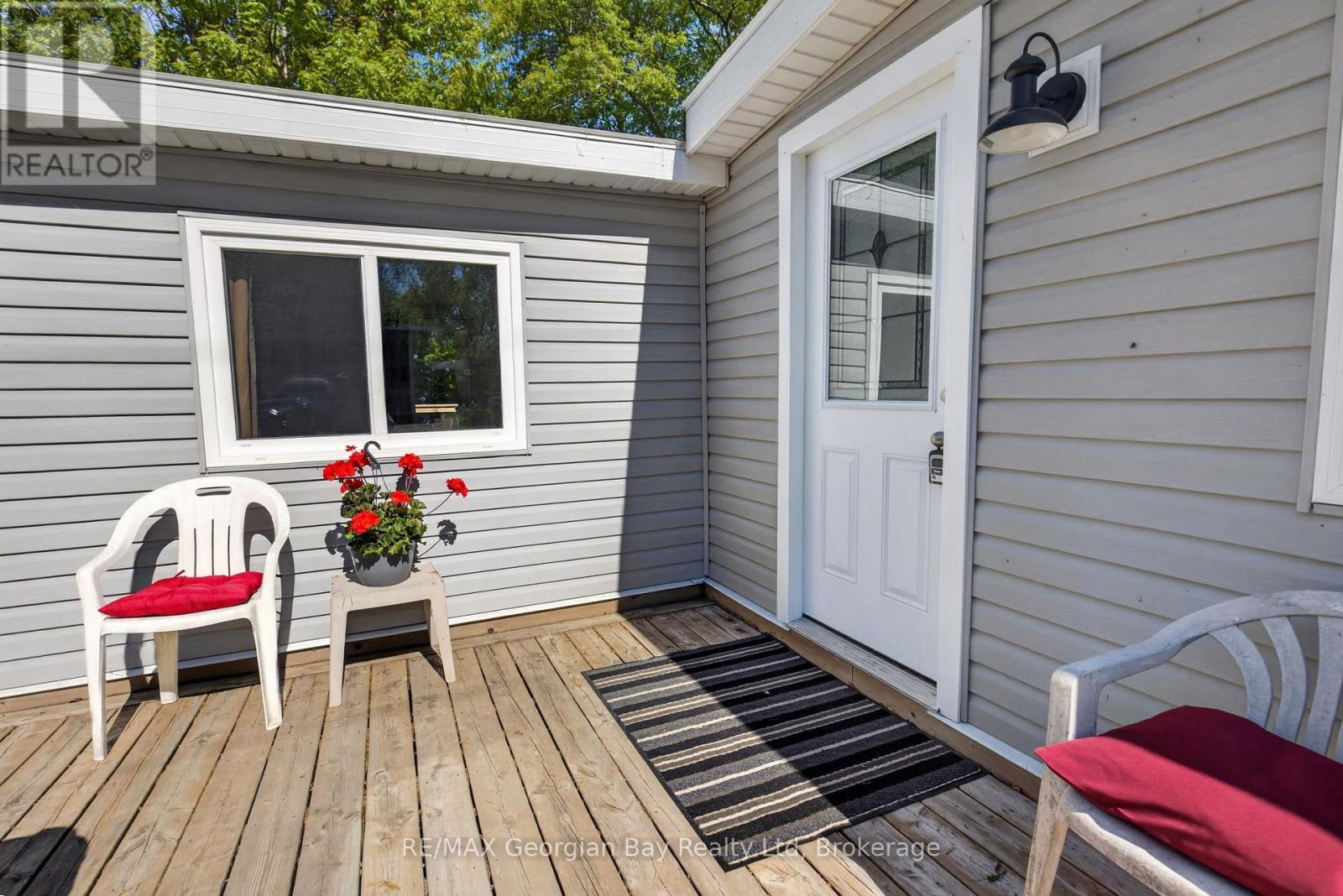 24 LAKESHORE ROAD - 2