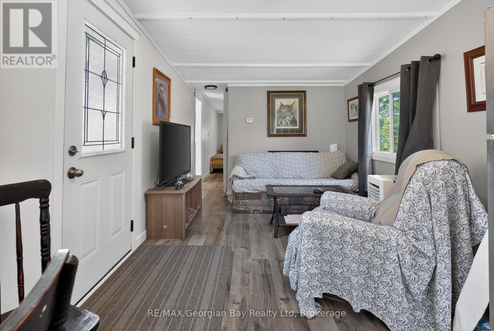 24 LAKESHORE ROAD - 6