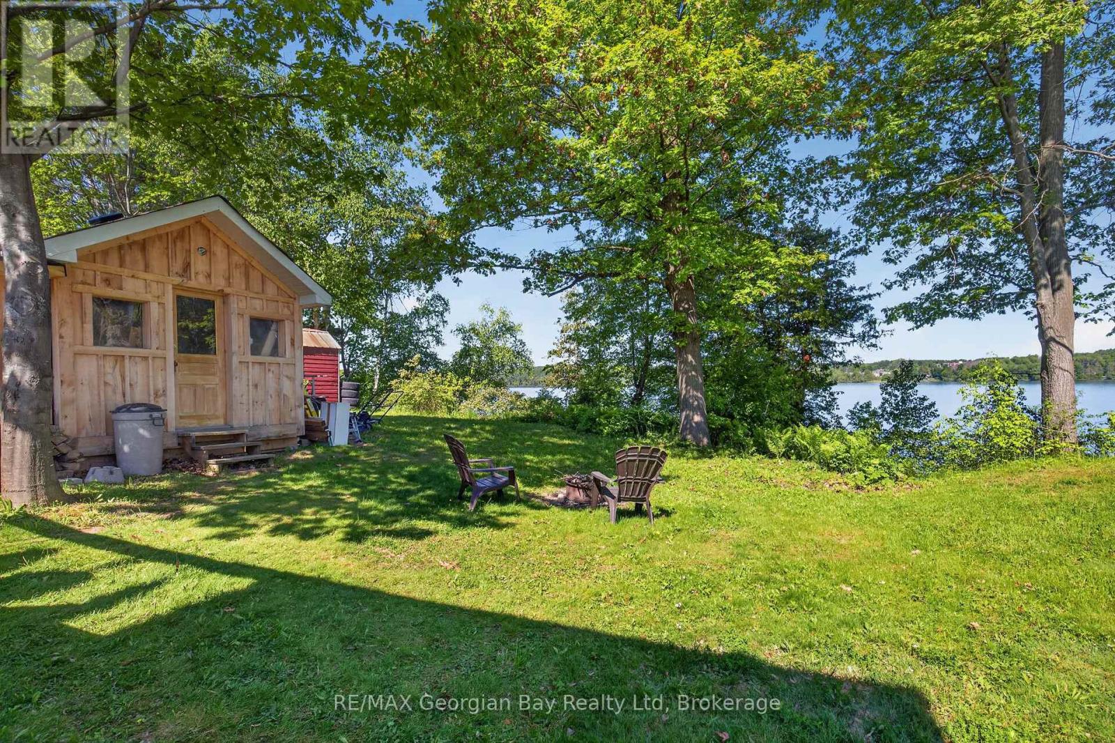24 LAKESHORE ROAD - 16