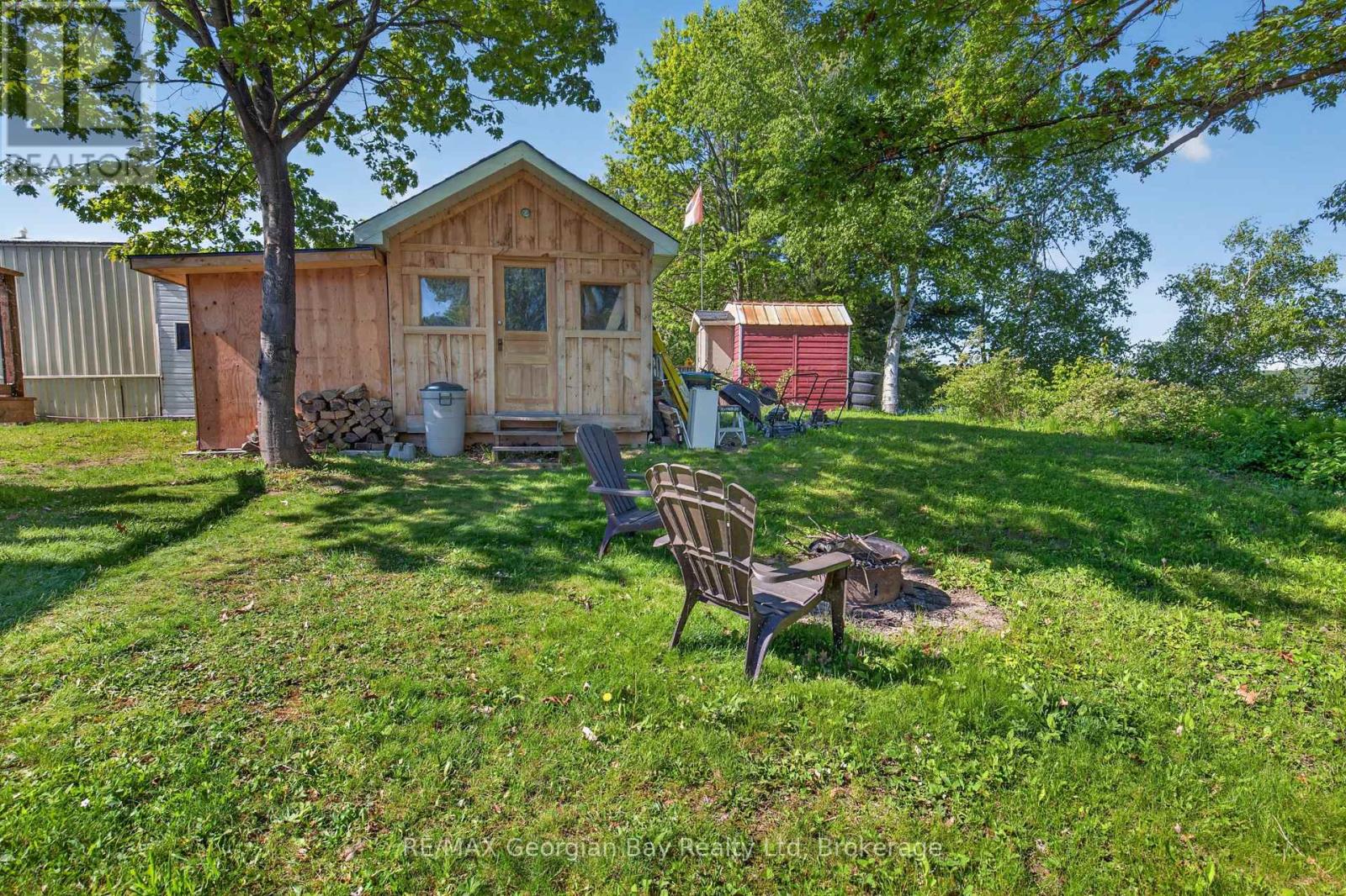 24 LAKESHORE ROAD - 17