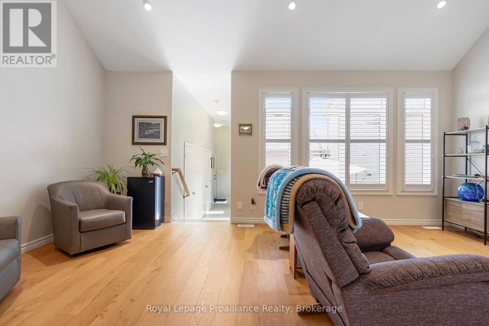 66 RIVERSTONE WAY - 16