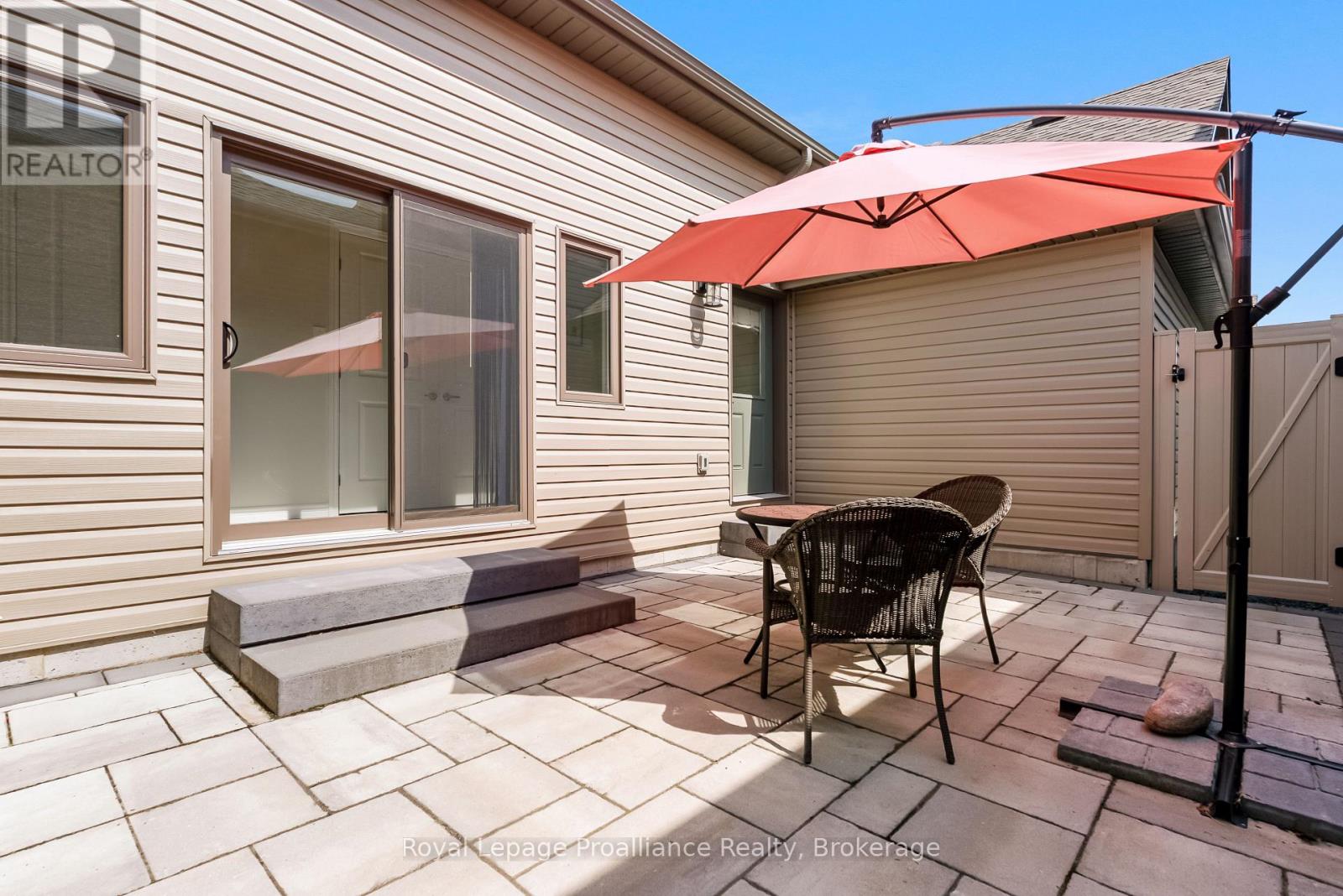 66 RIVERSTONE WAY - 30