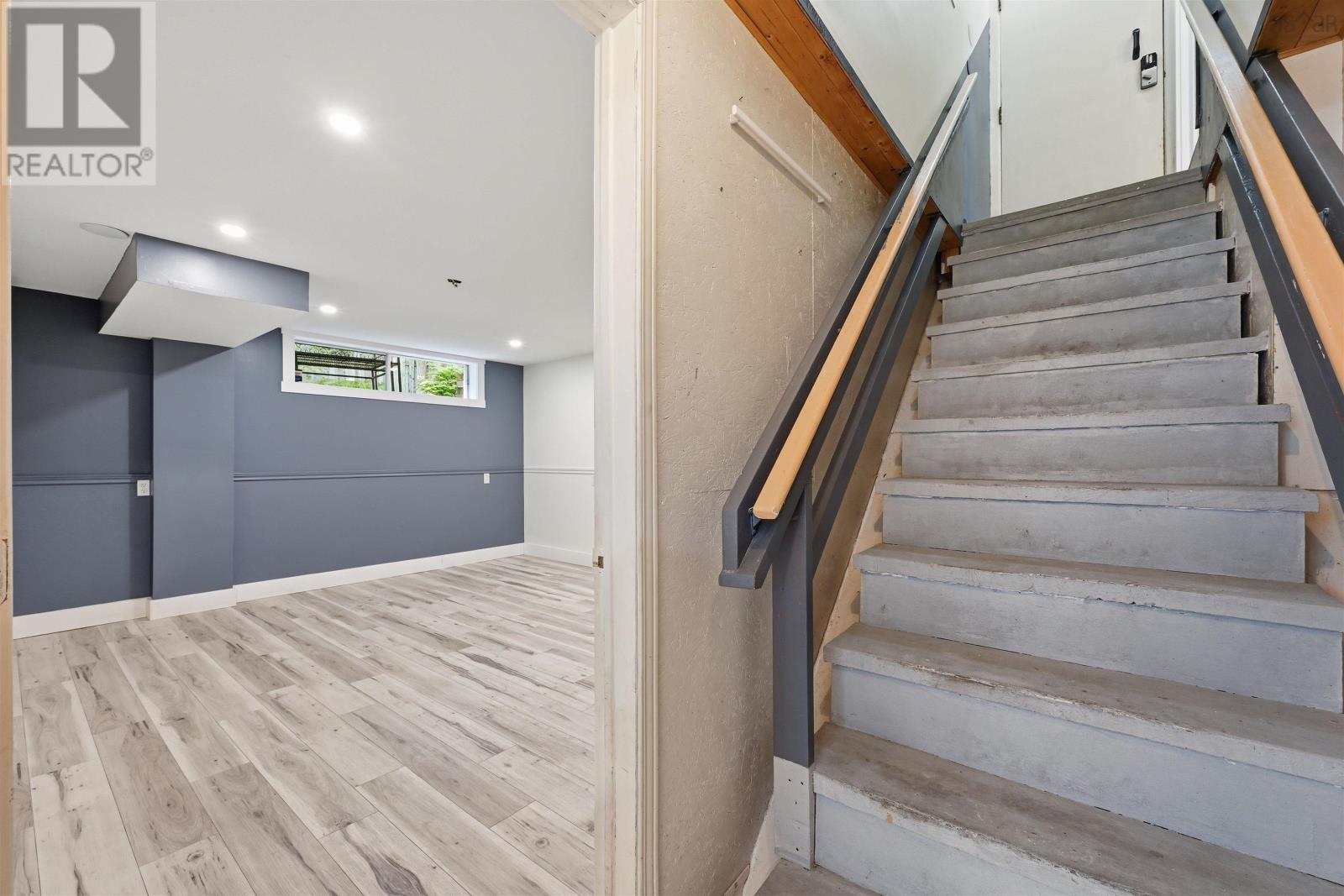 Property 20 of 43 of 47 Gateway Road