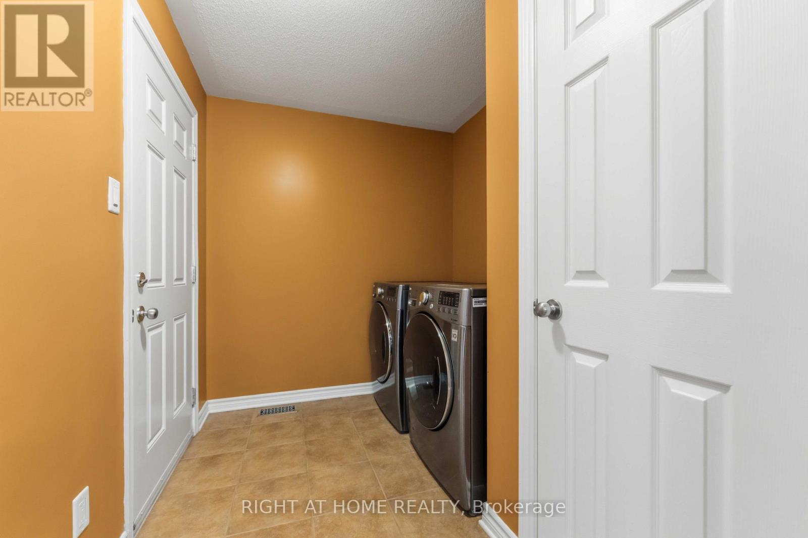 467 PAUL METIVIER DRIVE — photo 23 of 50