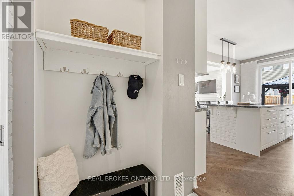 984 SHIMMERTON CIRCLE — photo 16 of 47