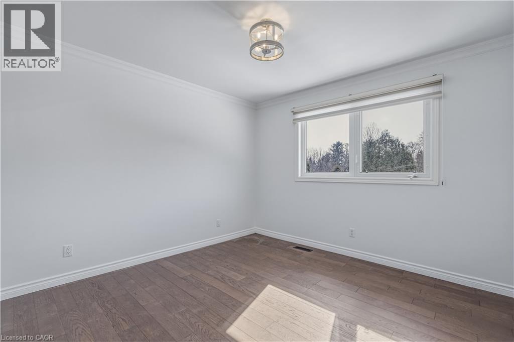 6 IRIS Court - 31