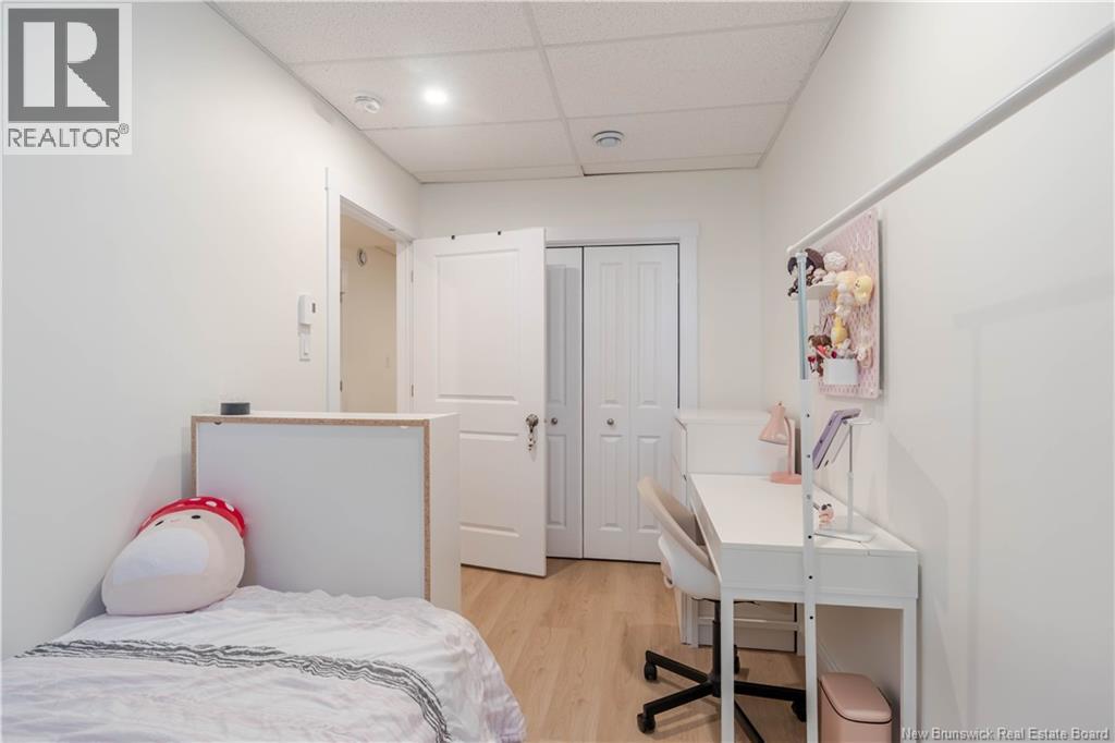 2 Westwood Drive - 33