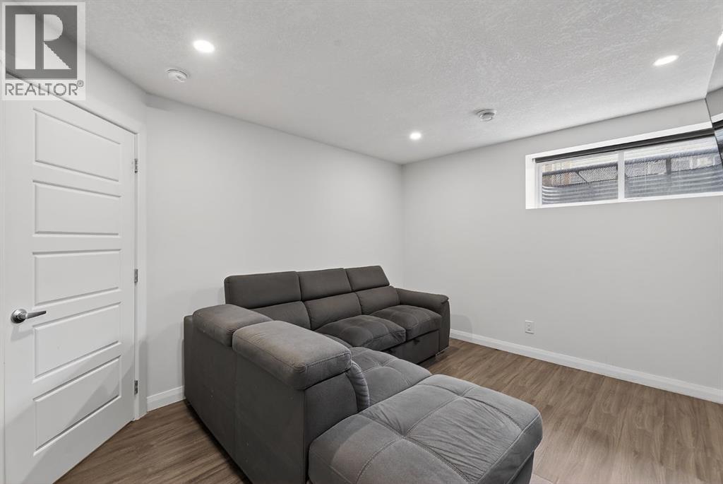 117 Ravenstern Crescent — photo 33