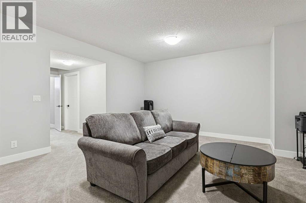 69 Yorkville Green SW — photo 33
