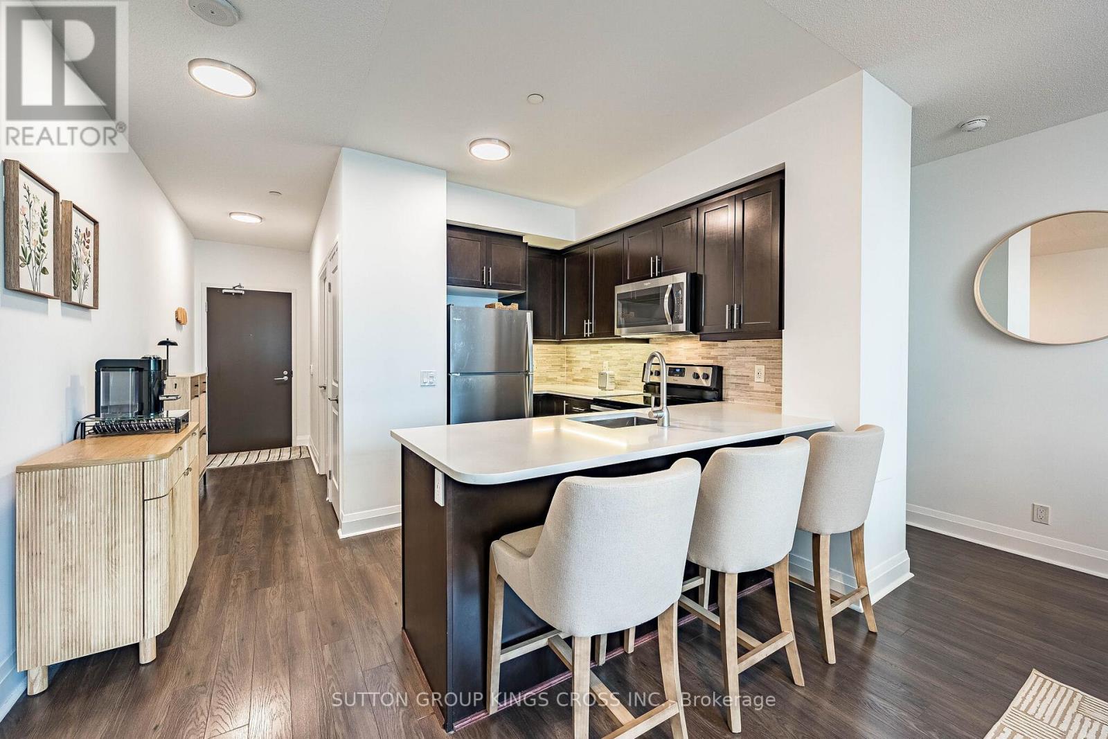 #202 15 ZORRA STREET - 1