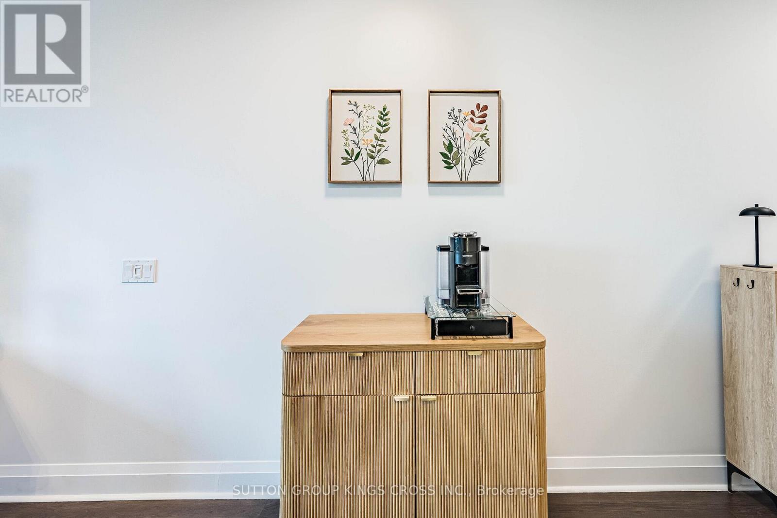 #202 15 ZORRA STREET - 10