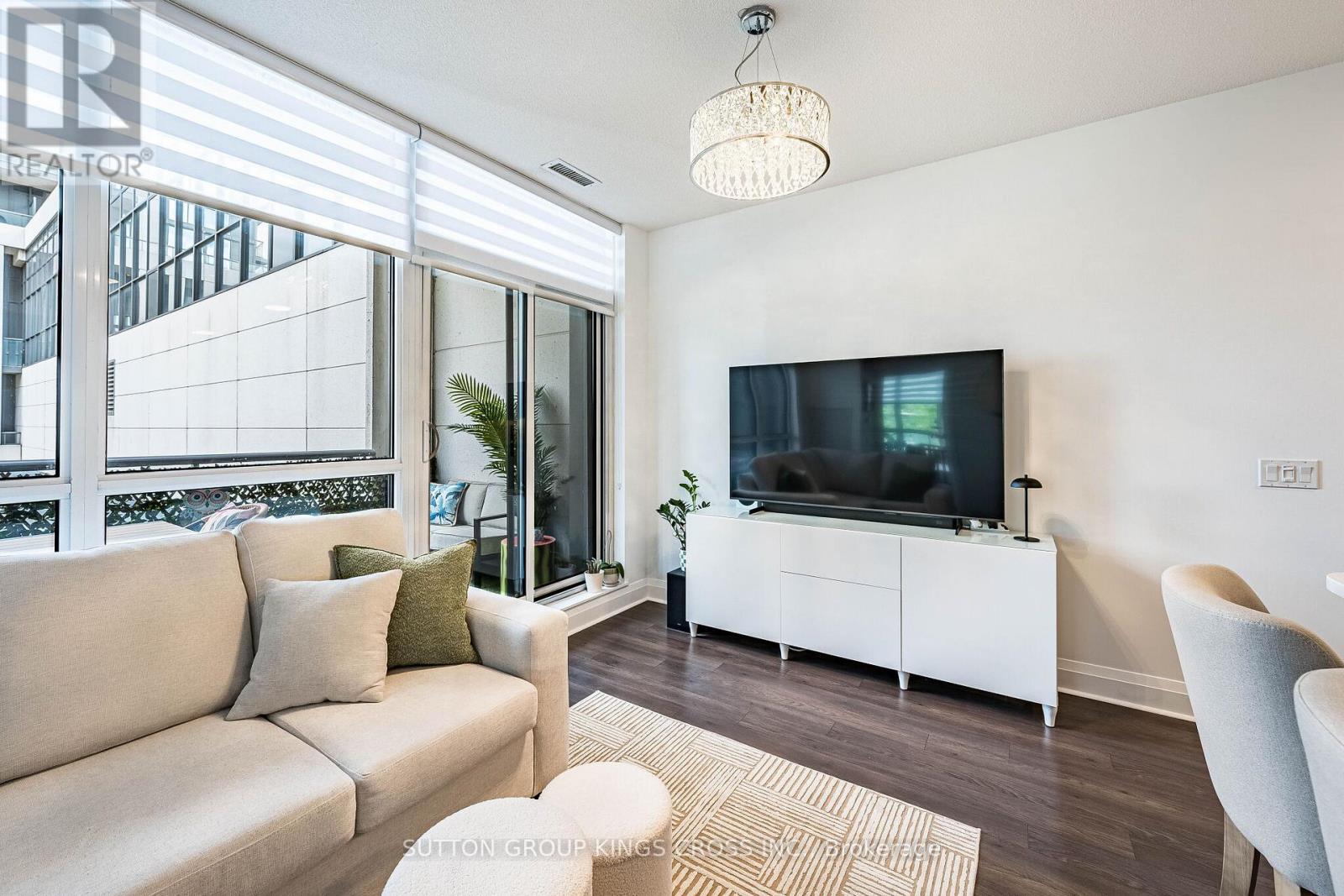 #202 15 ZORRA STREET - 12