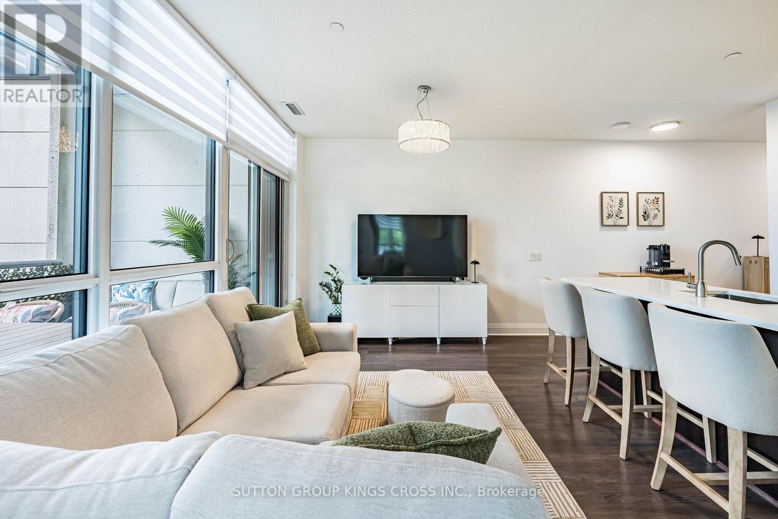 #202 15 ZORRA STREET - 14