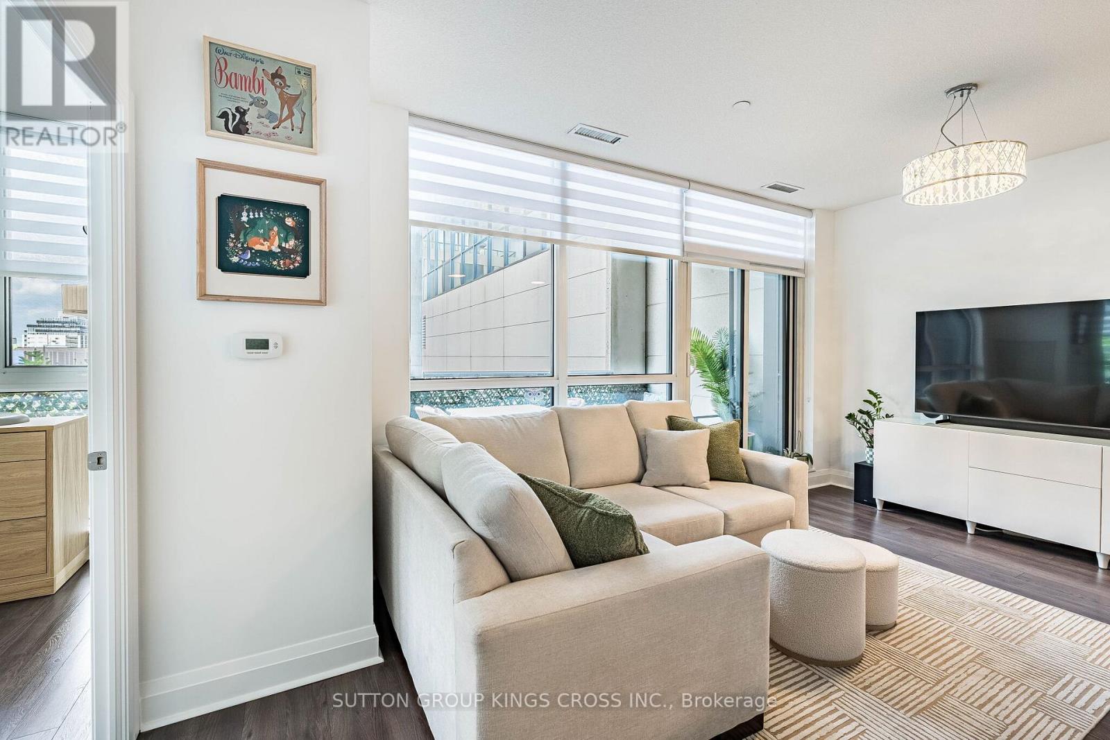 #202 15 ZORRA STREET - 16