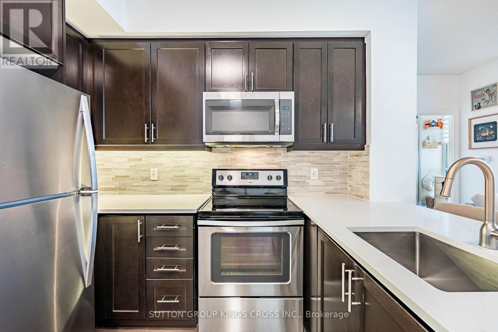 #202 15 ZORRA STREET - 17