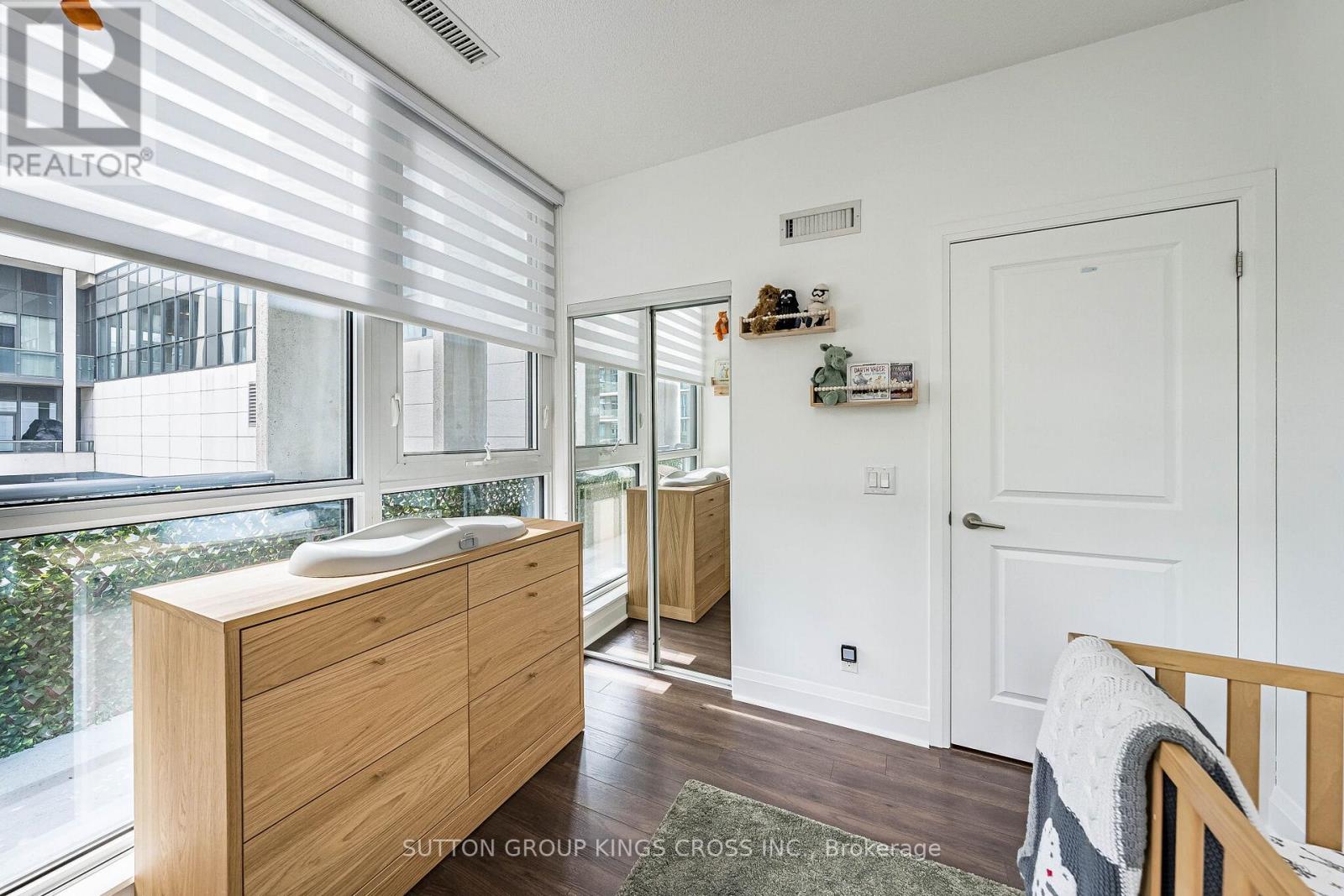 #202 15 ZORRA STREET - 23