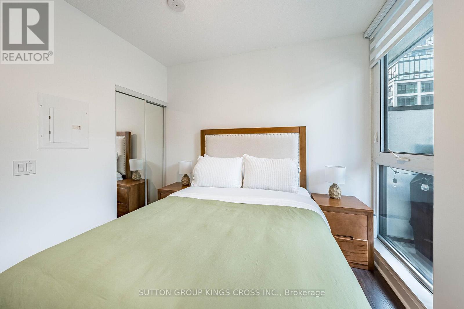 #202 15 ZORRA STREET - 25