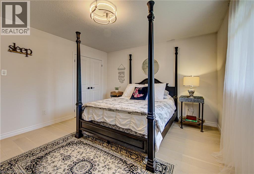 #52 29 SCHUYLER Street - 29