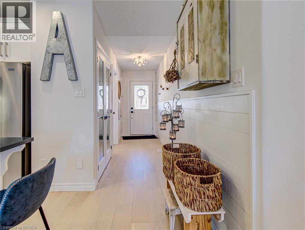 #52 29 SCHUYLER Street - 4