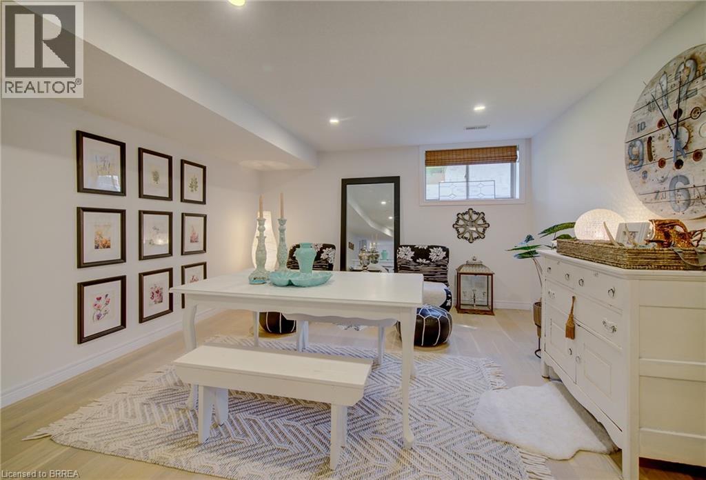 #52 29 SCHUYLER Street - 42