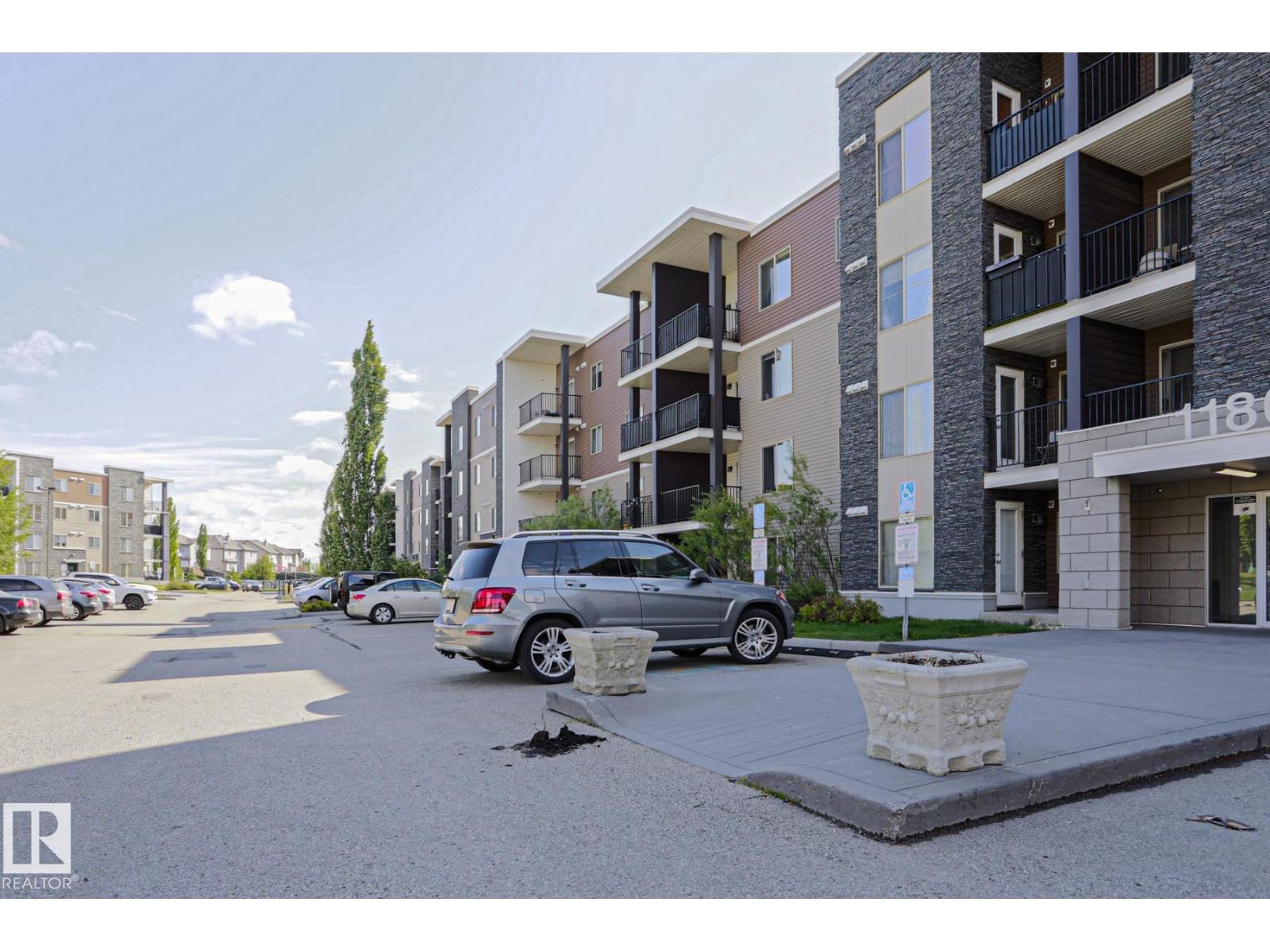 #405 11804 22 AV SW SW - 3