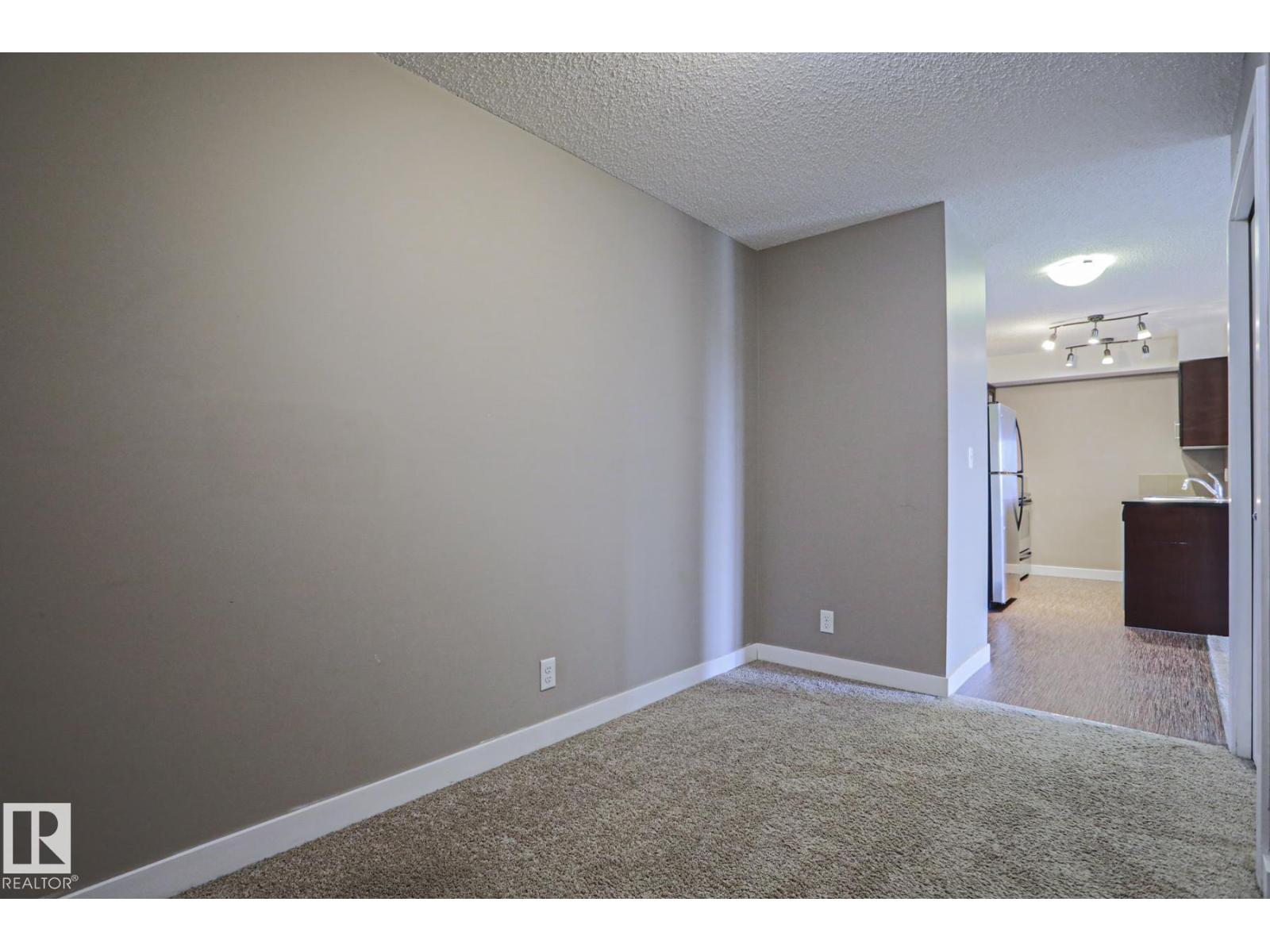 #405 11804 22 AV SW SW - 15