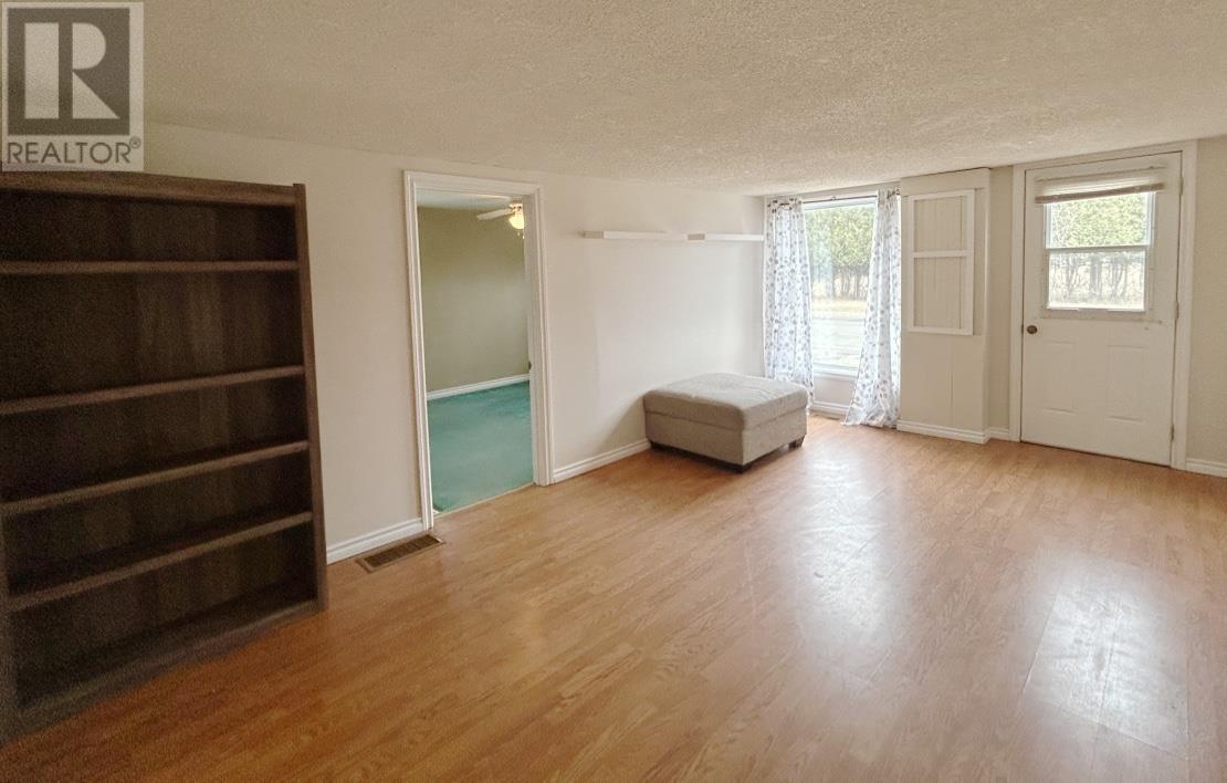 1011 Portage Avenue N - 16
