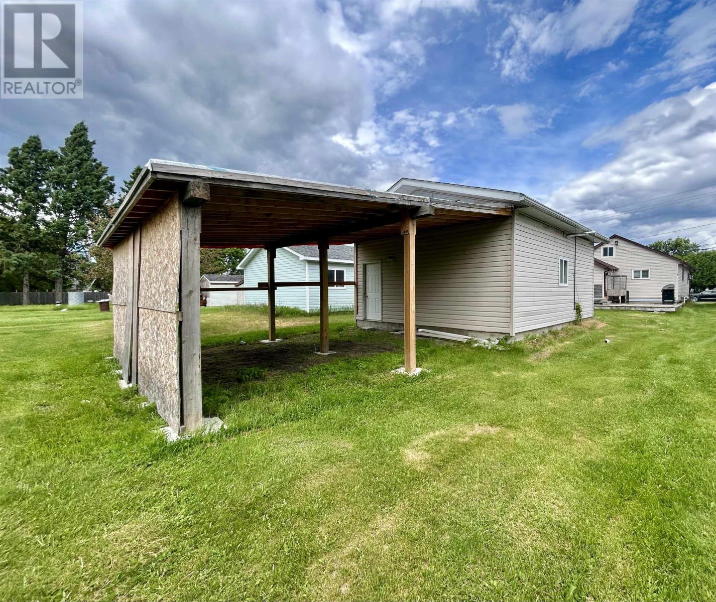 1011 Portage Avenue N - 25
