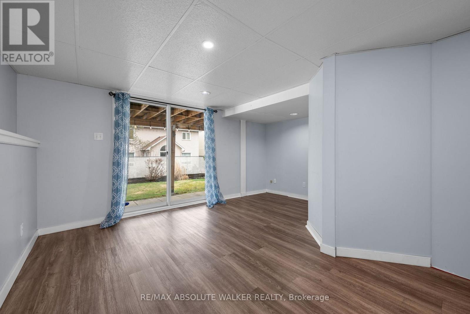 2061 LEGRAND CRESCENT - 32