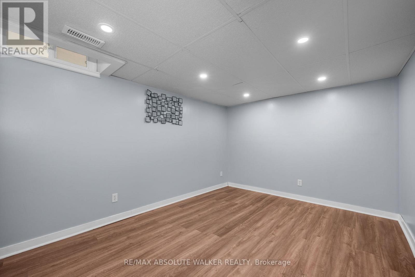 2061 LEGRAND CRESCENT - 35