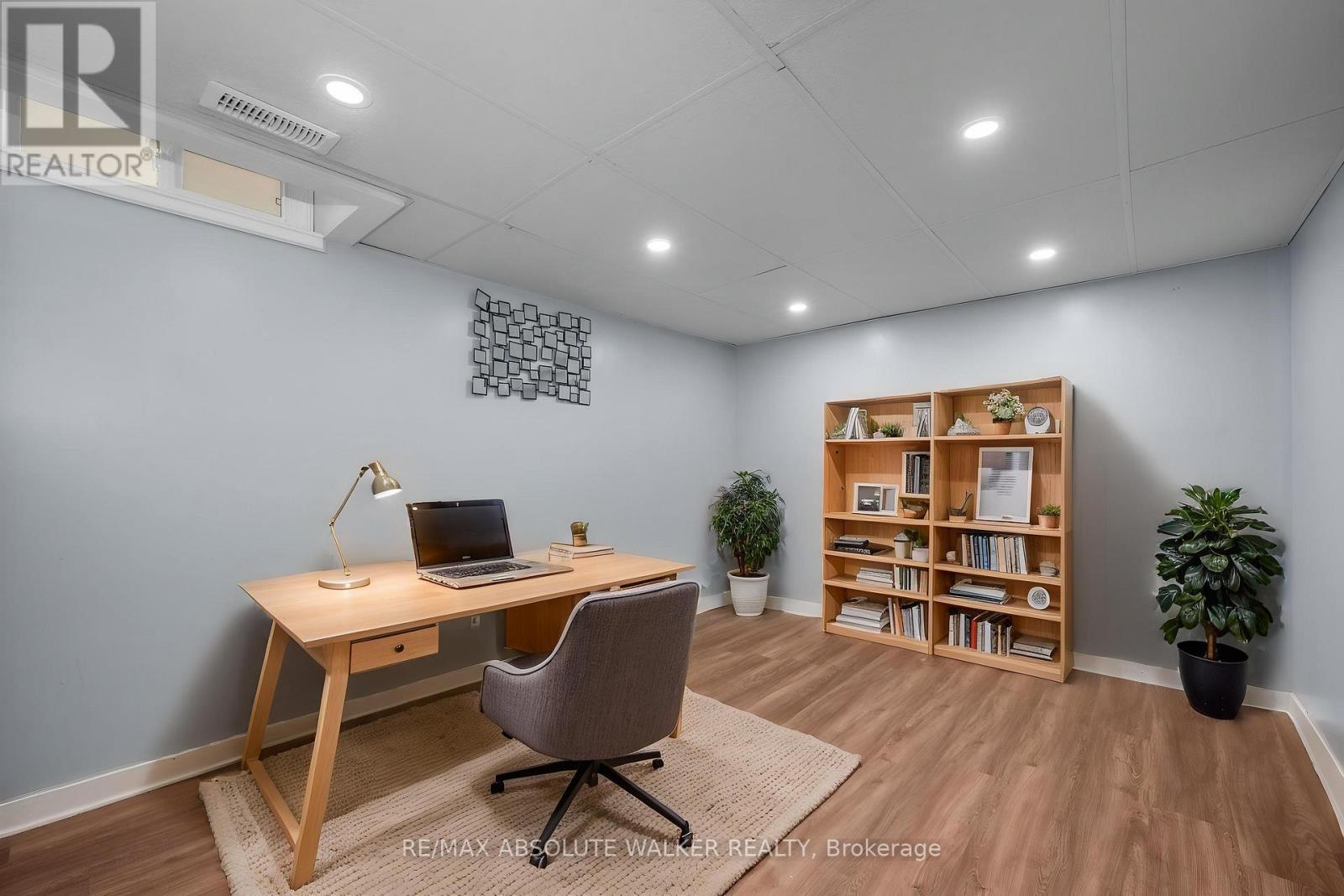 2061 LEGRAND CRESCENT - 36