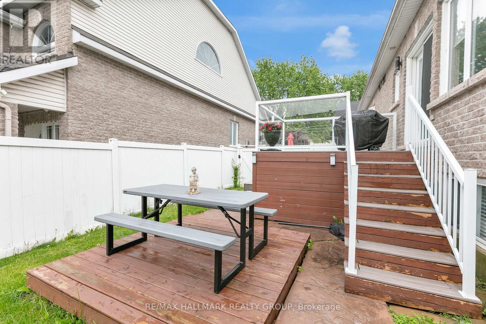 2051 FRANK BENDER STREET - 28