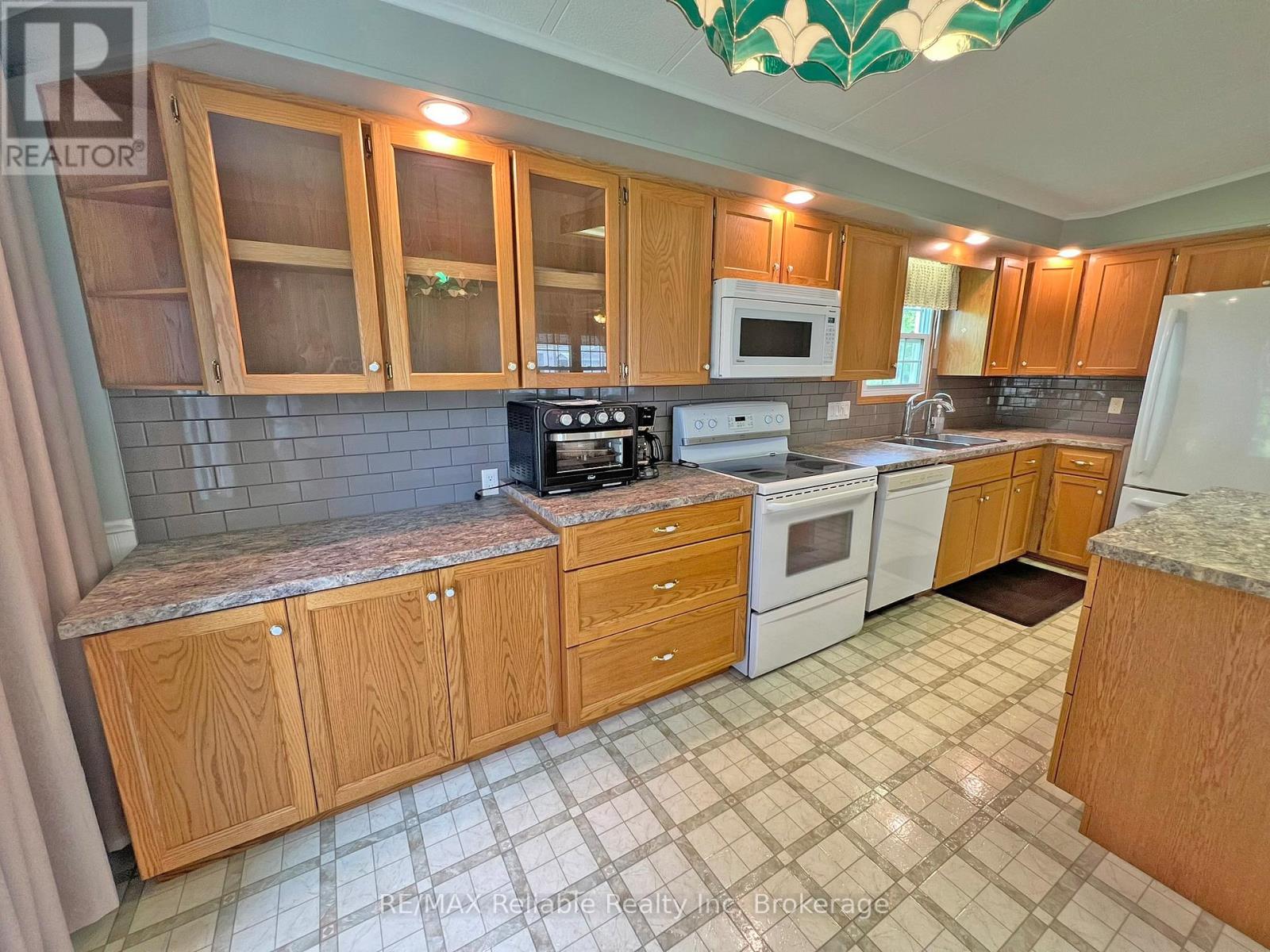 144 SANDBAGGER CRESCENT - 14