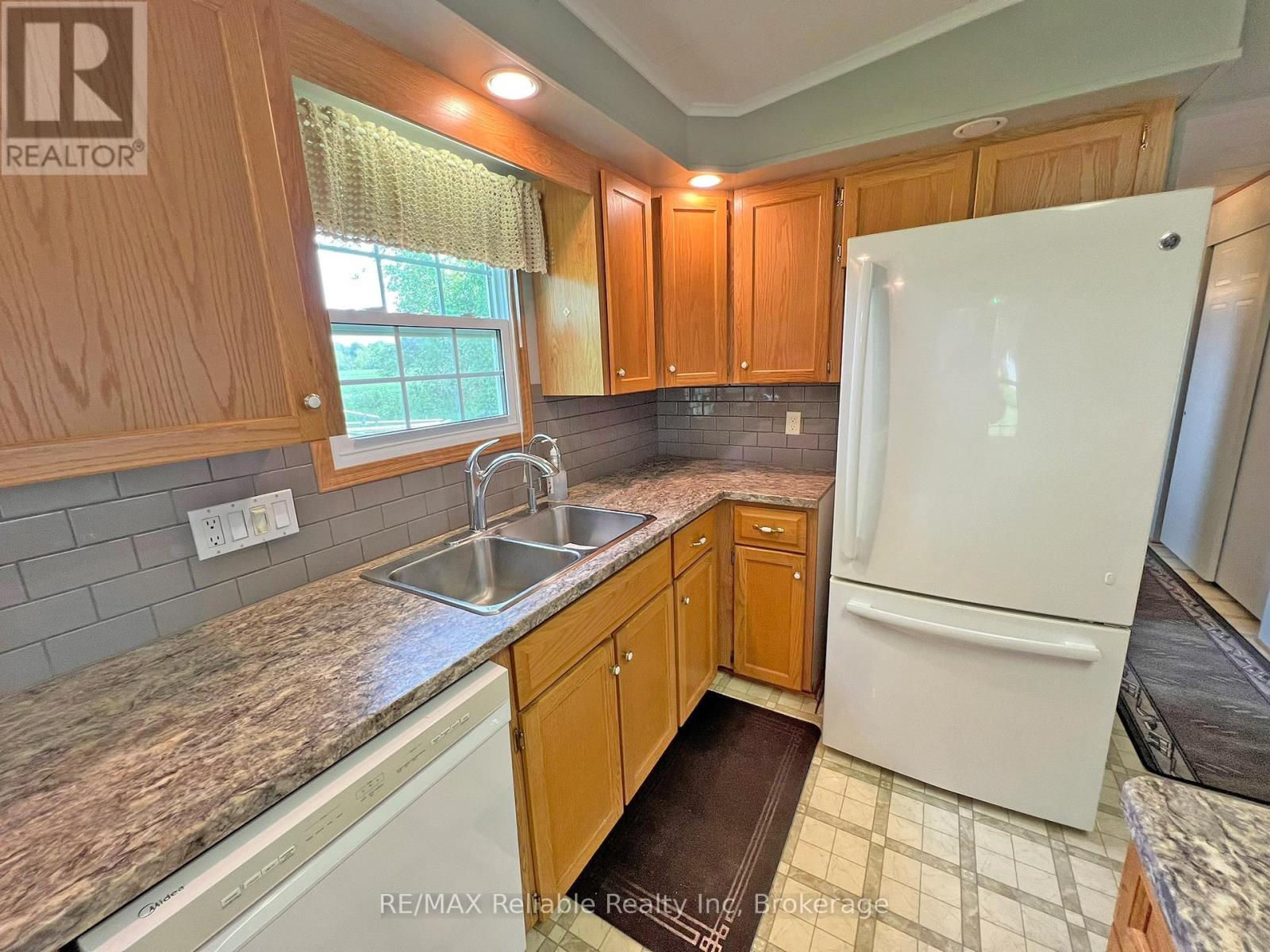144 SANDBAGGER CRESCENT - 17