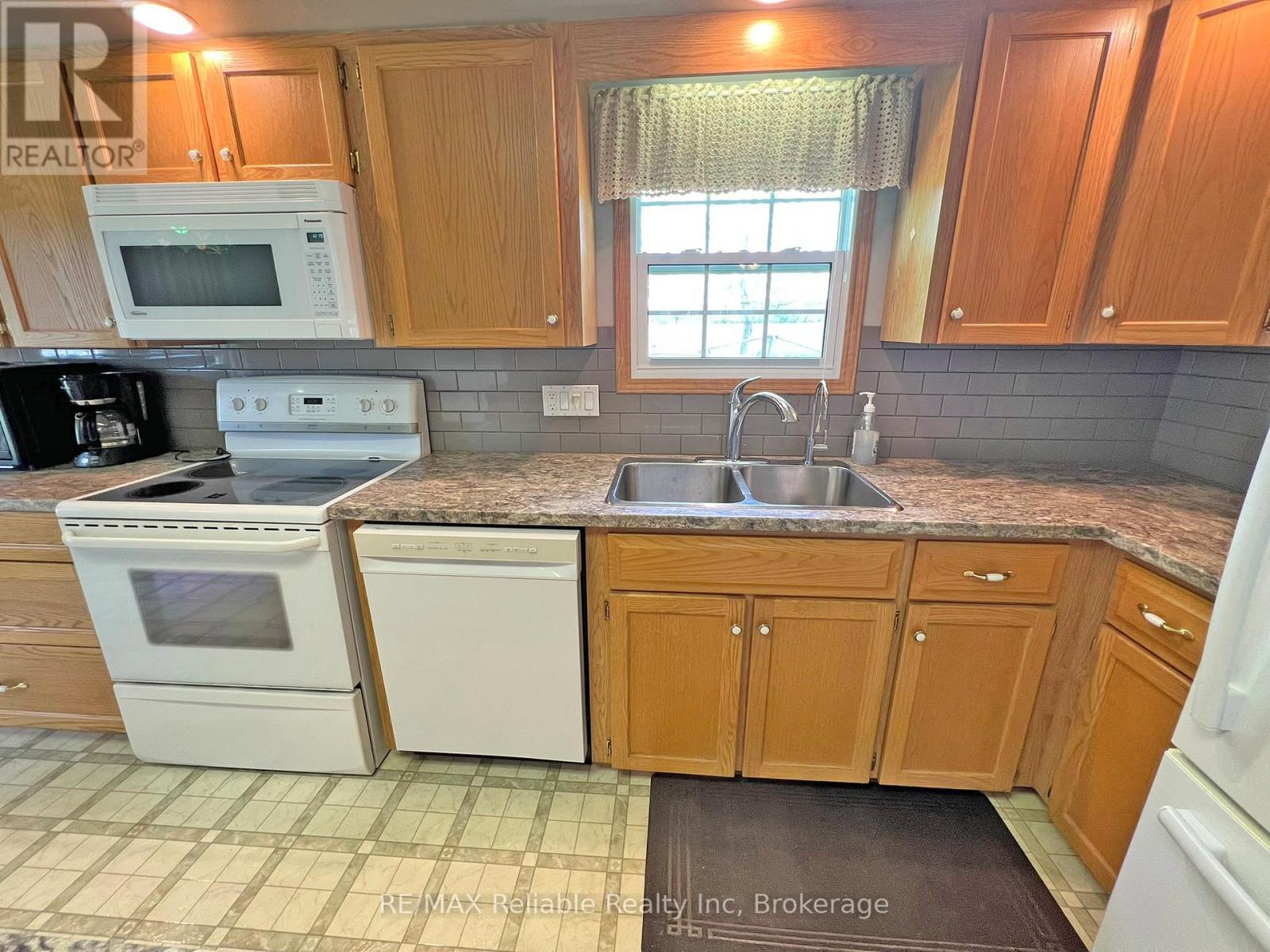 144 SANDBAGGER CRESCENT - 15