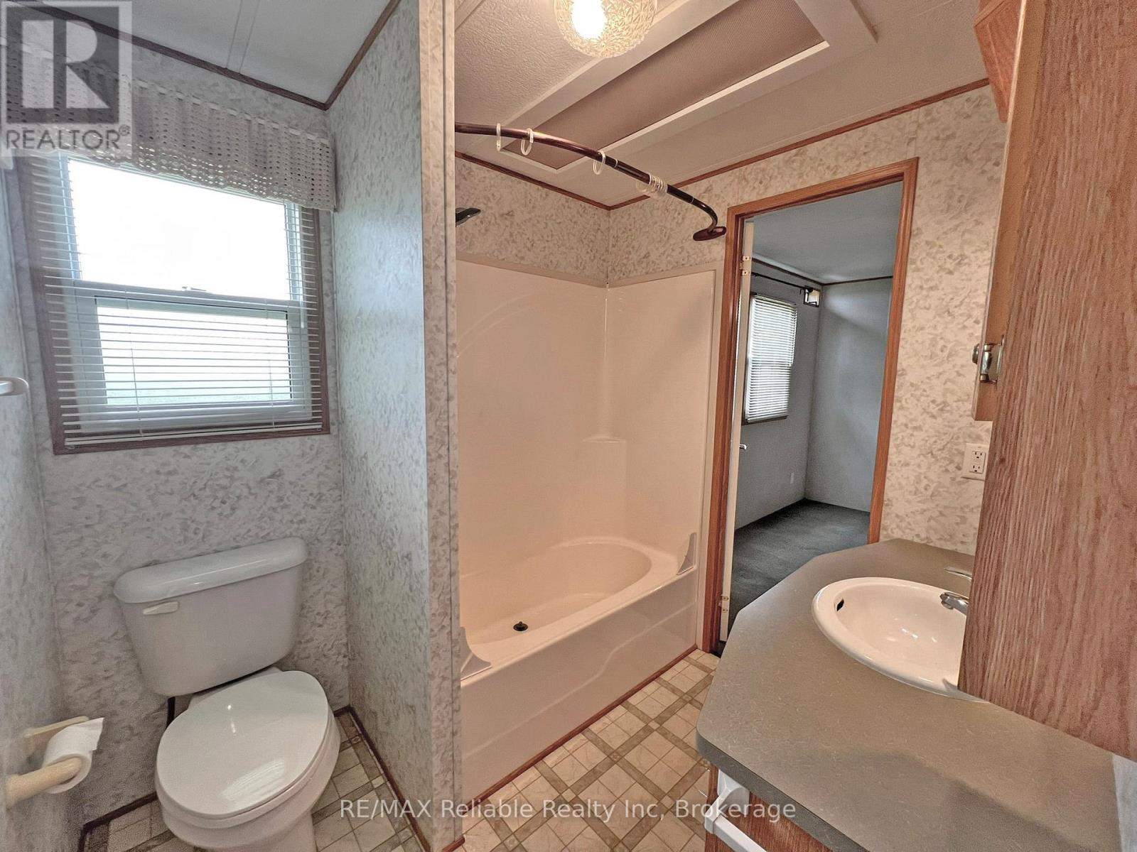 144 SANDBAGGER CRESCENT - 21