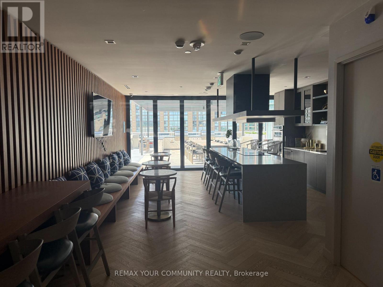 #401 15 HOLMES AVENUE - Image 11
