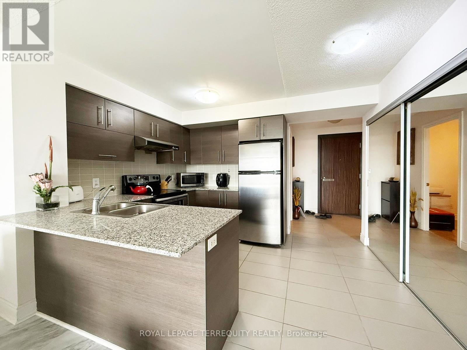 #709 253 SOUTH PARK ROAD - 7