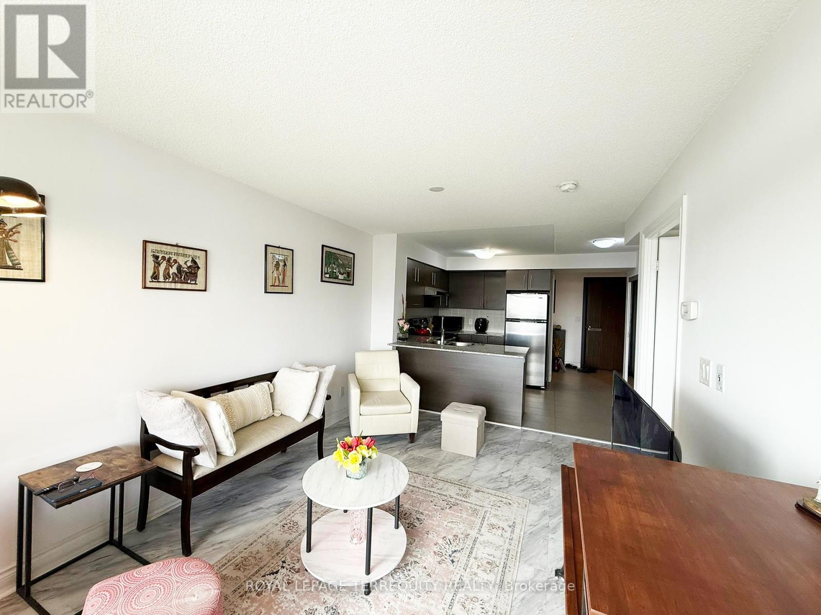 #709 253 SOUTH PARK ROAD - Image 3